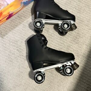 IMPALA QUAD SKATE - BLACK W9 M7 worn once indoors LIKE NEW